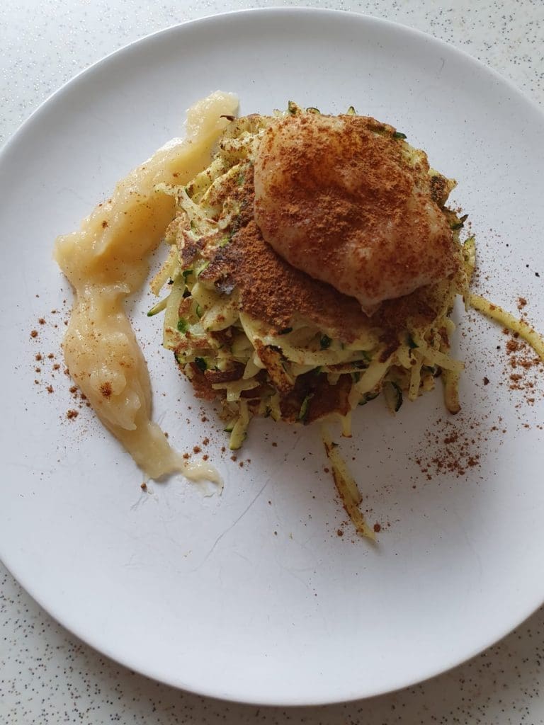 Food Fridays with Franziska Koch | Potato zucchini pancakes with apple sauce and cinnamon
