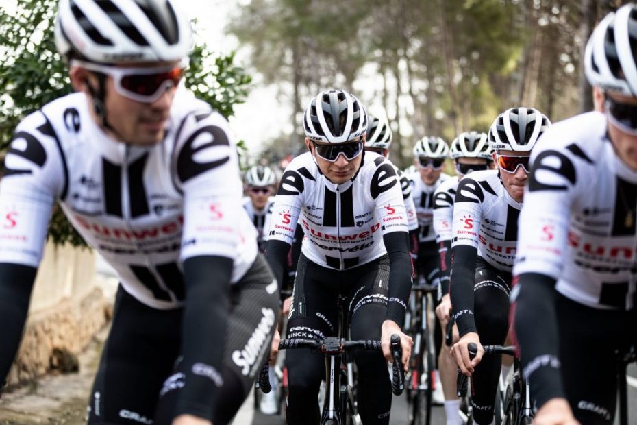 Good display of teamwork by Team Sunweb on short but difficult stage 3 in Savoie