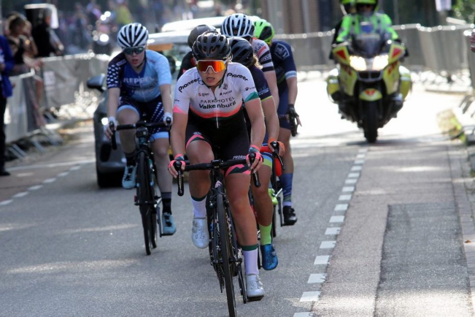 Nancy van der Burg sprints to second in Klimomloop Ulestraten