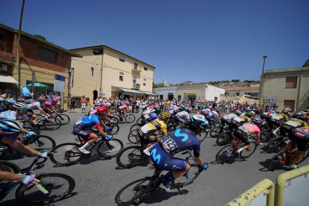 Riders complain after Giro Donne Stage 3 finish affects the GC battle