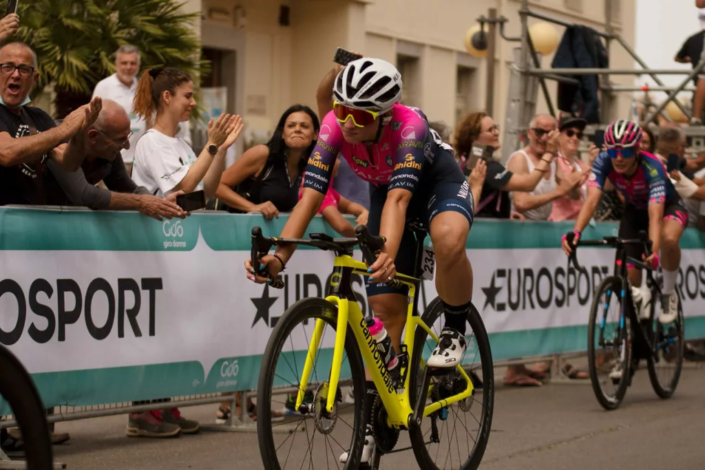 Chiara Consonni quinta nella volata di Tortolì al Giro Donne
