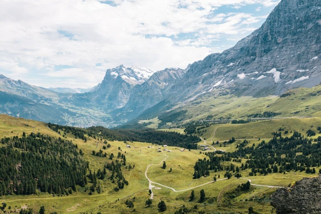 Expert tips for cycling in the Swiss Alps