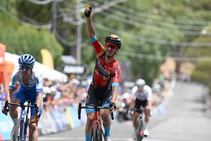 Pello Bilbao wins Stage 3 of Tour Down Under as Jay Vine leads GC