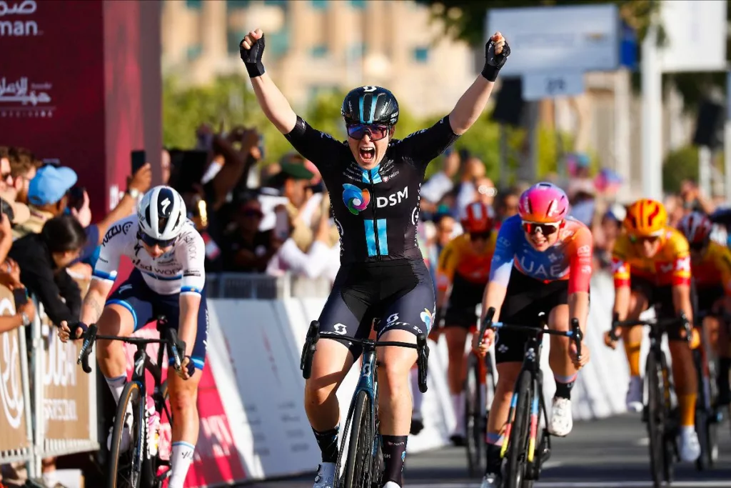 Charlotte Kool sprints past former-leader Wiebes in Stage 1 UAE Tour Women finish