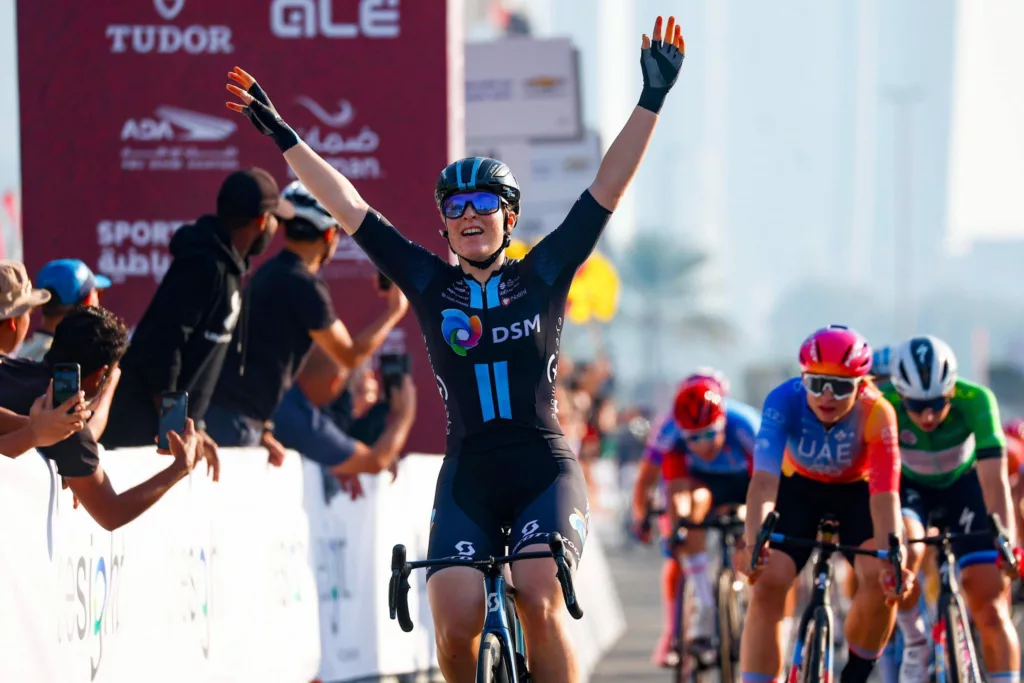 Charlotte Kool is also the fastest in the final stage of the UAE Tour Women, Longo Borghini overall winner