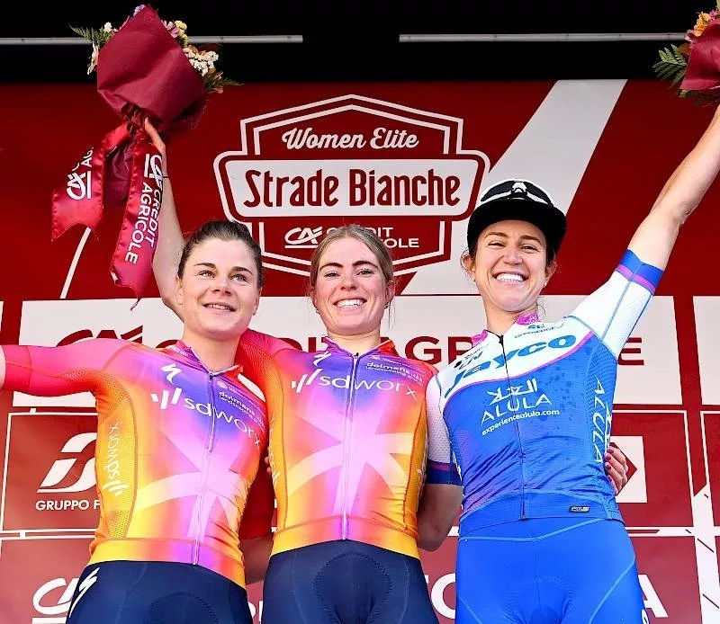 Demi Vollering wins Strade Bianche from teammate Kopecky