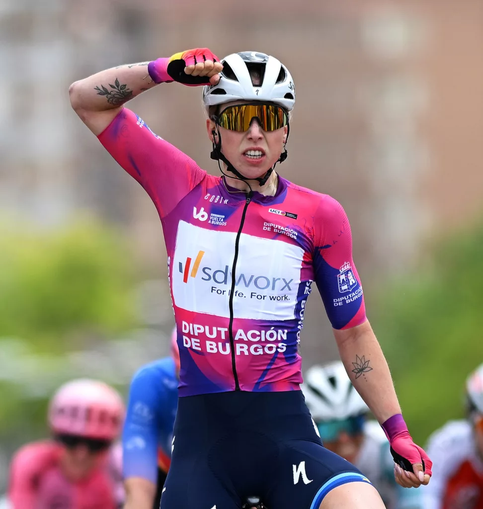 Wiebes beats the break in closing metres to win Stage 3 of Vuelta Burgos