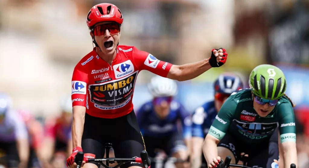 Marianne Vos wins echelon-filled Vuelta Femenina Stage 3