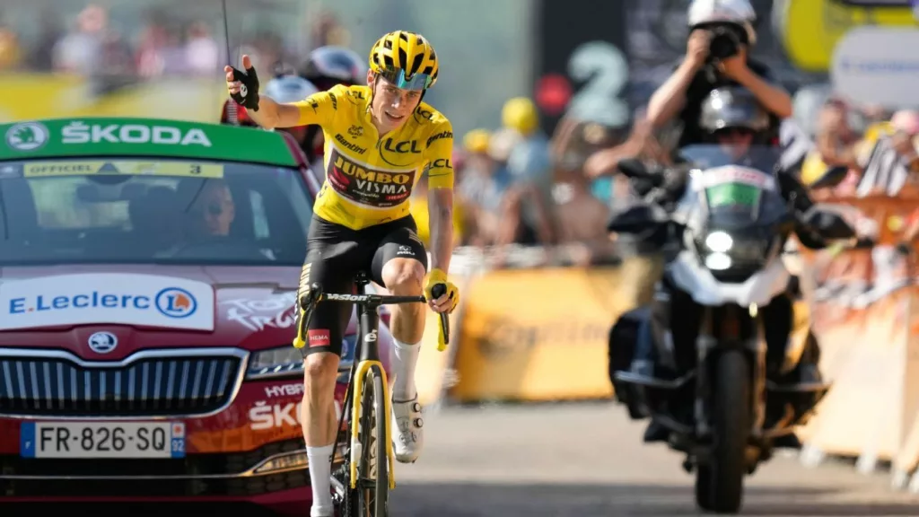 Jonas Vingegaard wins on Hautacam 2022 Tour de France