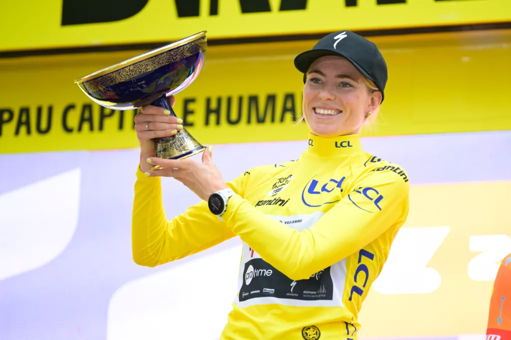 Demi Vollering wraps up 2023 Tour de France as Reusser wins TT