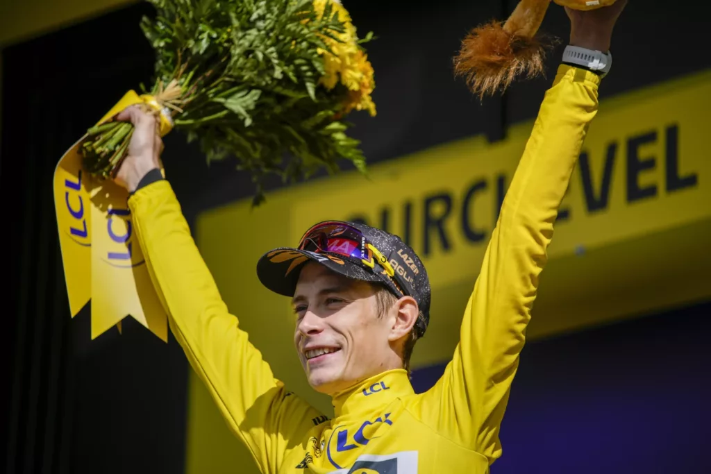 Felix Gall wins Tour de France stage 17, Vingegaard extends GC lead