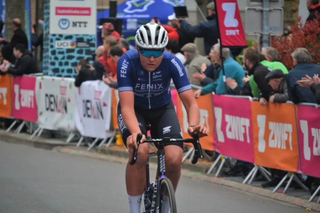 Evy Kuijpers out of the classics after being hit by driver on training roads