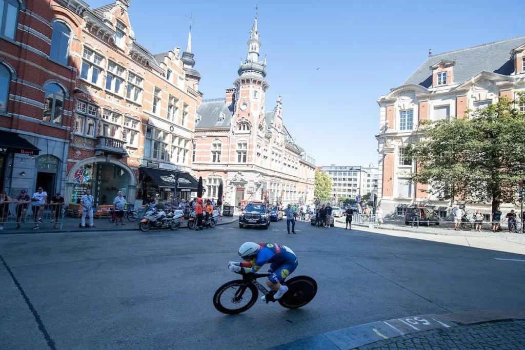 Lotte Kopecky wins Simac Ladies Tour time trial and takes GC lead Lotte Kopecky wins Simac Ladies Tour time trial and takes GC lead