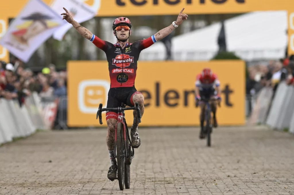 Cyclocross rules explained: pits, bike changes and lap times