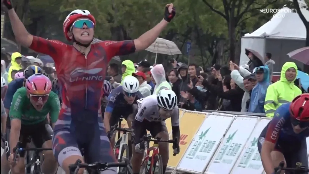 Hanna Tserakh wins Stage 2 of Tour of Chongming Island for home team Li Ning Star Ladies