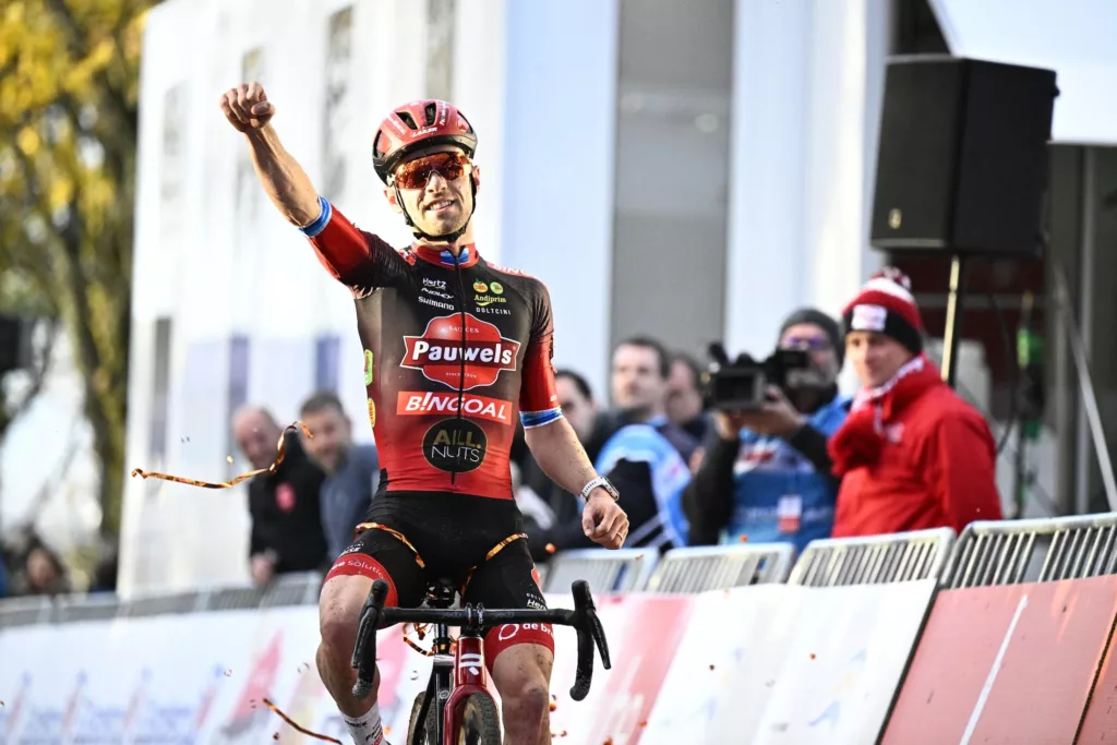 Eli Iserbyt returns to top step with win at World Cup Troyes