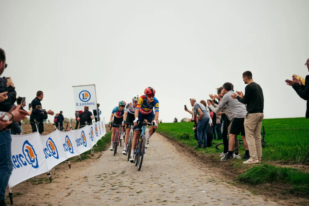 Ellen-van-Dijk-2024-Paris-Roubaix-Twil-aMuzzi