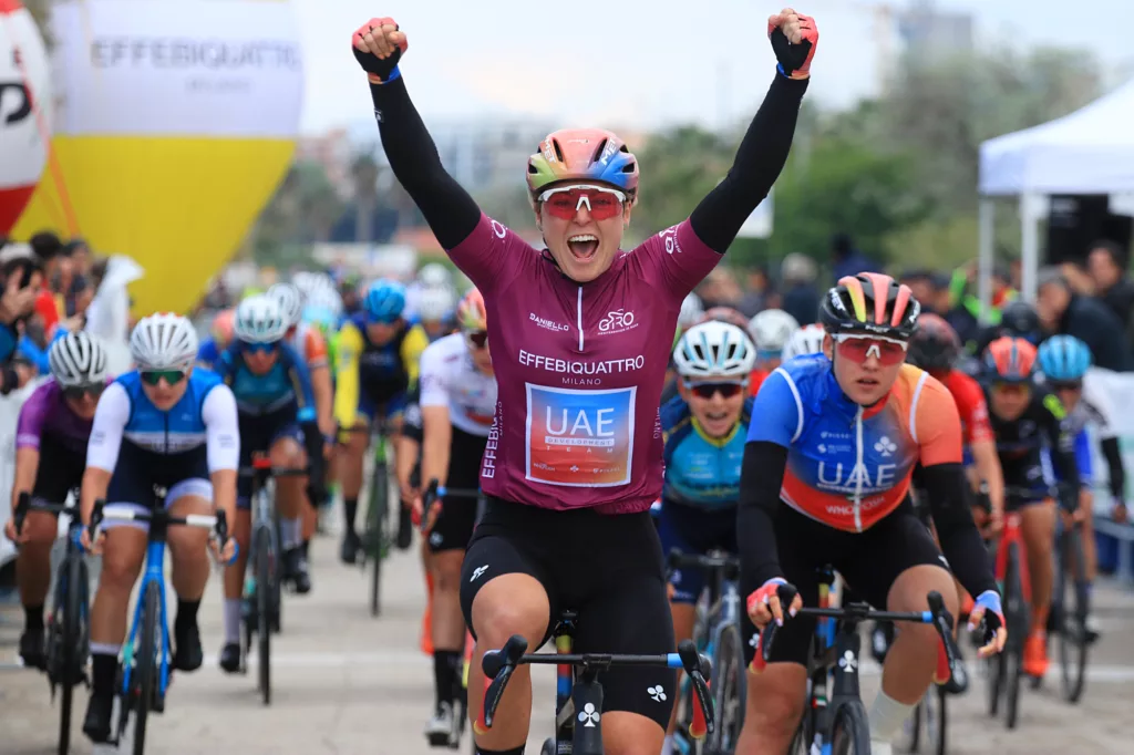 Lara-Gillespie-2024-Giro-Mediterraneo-in-Rosa-Stage-3