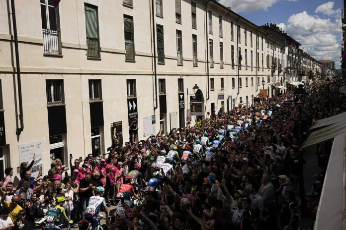 Giro d'Italia Peloton