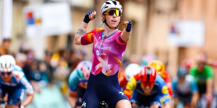 Lorena-Wiebes-2024-Vuelta-a-Burgos-Stage-3-Cor-Vos