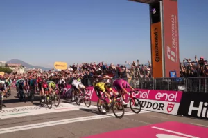 Olav Kooij 2024 Giro d'Italia Stage 9 Finish (LaPresse)