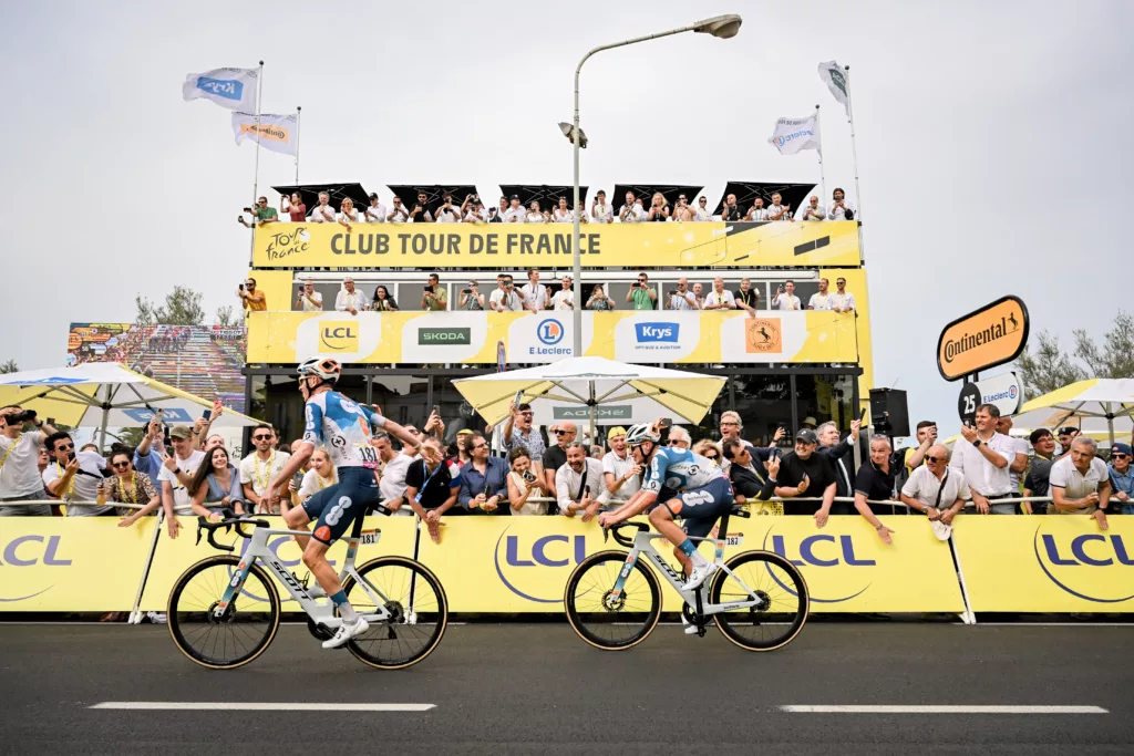 29/06/2024 - Tour de France 2024 - Étape 1 - Florence / Rimini (206 km) - BARDET Romain, VAN DEN BROEK Frank (TEAM DSM-FIRMENICH POSTNL)