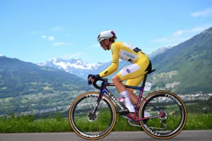 Demi-Vollering-poised-for-Tour-de-Suisse-overall-victory-continue-stage-race-winning-streak