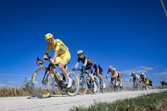 Tadej Pogacar leads Jonas Vingegaard