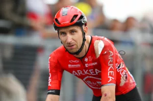 Amaury-Capiot-fractures-sacrum-pelvis-in-Tour-de-France-sprint-lead-out-crash