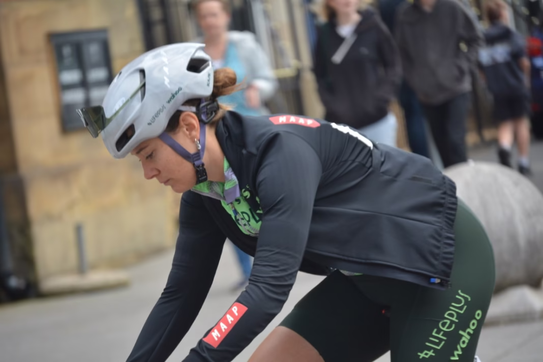 Maddie Leech racing at the Tour of Britain Women