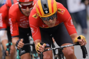 divO-Gran-Camino-Magnus-Cort-launches-long-range-sprint-to-win-opening-stage-and-claim-first-leaders-jerseydiv-1