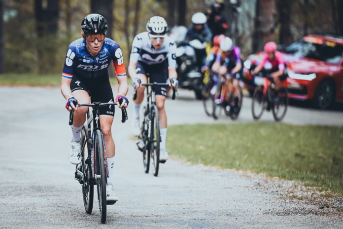 Demi Vollering 2025 Vuelta Femenina Lagunas de Neila Attack