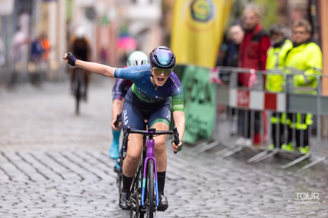 Clay wins stage 3 of the 2025 Tour de Feminin as Richardson attacks into yellow Clay wins stage 3 of the 2025 Tour de Feminin as Richardson attacks into yellow