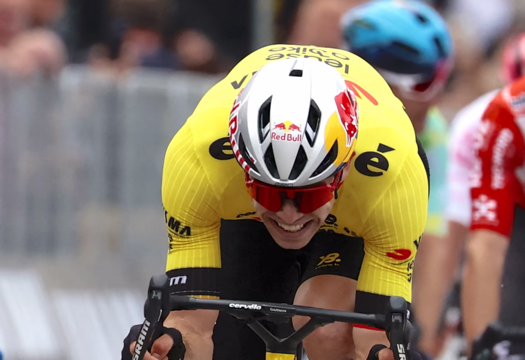 divI-was-completely-on-the-limit-no-bluffing-–-Wout-van-Aert-exceeds-expectations-but-narrowly-misses-maglia-rosa-at-Giro-dItaliadiv
