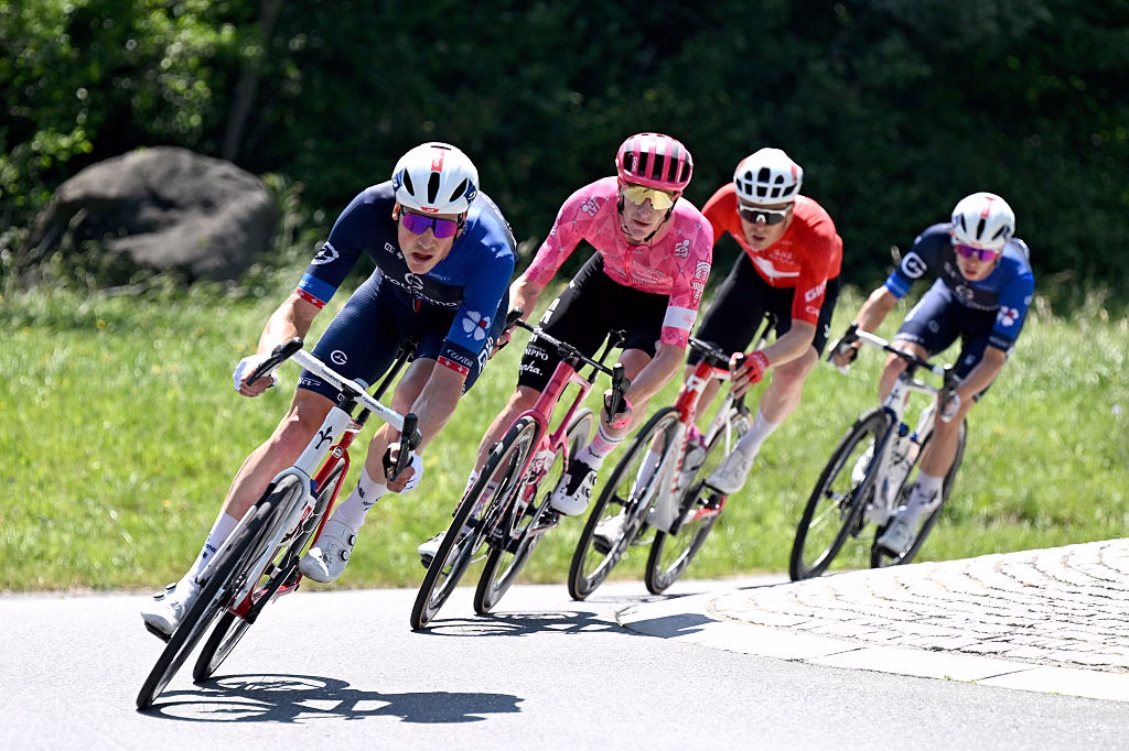 Hometown-hero-Stefan-Kung-falls-1km-short-of-breakaway-success-at-Tour-de-Suisse