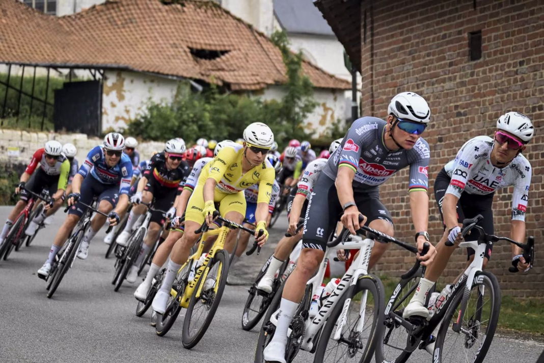 Why do sprinters suffer in the Tour de France mountains? Why do sprinters suffer in the Tour de France mountains?