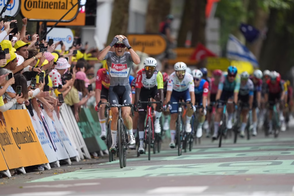 Jasper Philipsen Stage 1 2025 Tour de France (Cor Vos)