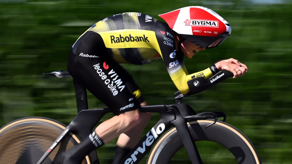 Why-is-Jonas-Vingegaard-the-only-rider-on-his-team-to-wear-a-red-helmet-at-the-Tour-de-France