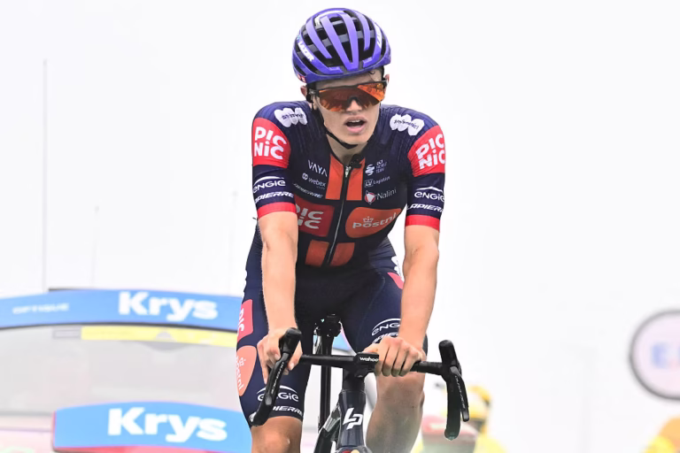 divI-wasnt-so-far-off-the-level-Oscar-Onley-moves-into-fourth-at-Tour-de-Francediv-1