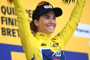 divShes-better-than-ever-AG-Insurance-Soudal-plan-Tour-de-France-Femmes-yellow-jersey-defence-for-Kim-Le-Courtdiv-1
