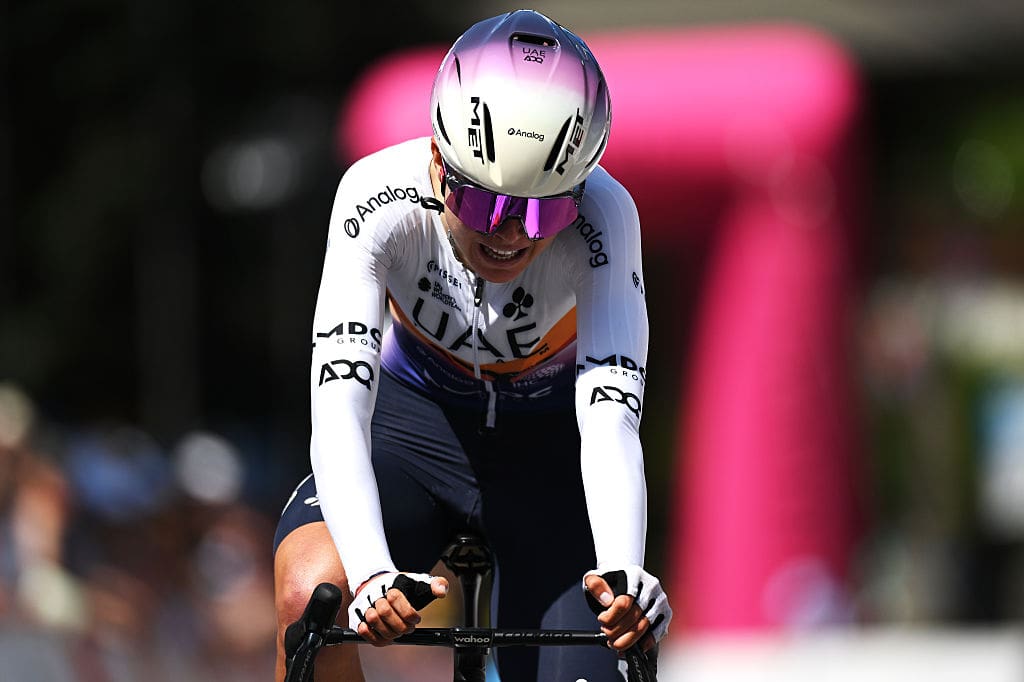 Tour-de-Romandie-Feminin-Paula-Blasi-wins-prologue-as-dispute-over-trackers-overshadows-race-1