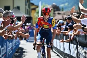 divCanadian-Isabella-Holmgren-claims-Tour-de-lAvenir-Femmesdiv