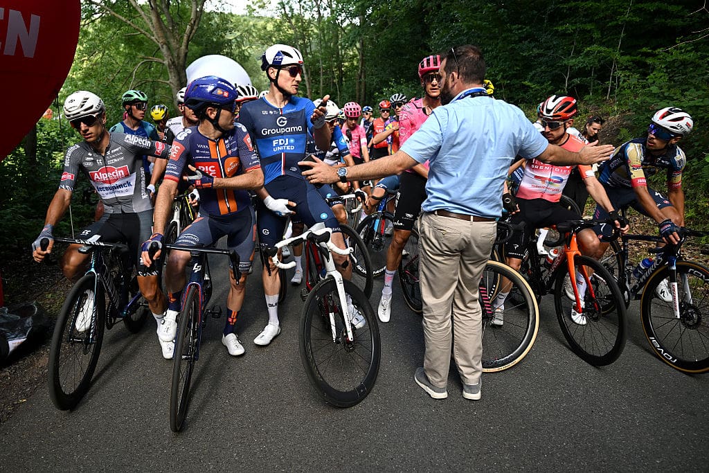 divJust-one-mistake-its-really-unlucky-Tumultuous-scenes-at-Tour-de-Pologne-as-major-crash-forces-partial-neutralisation-of-Queen-stagediv-1