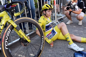 divMy-body-just-completely-shut-off-–-Kim-Le-Court-Pienaars-yellow-saving-down-hill-fight-back-at-Tour-de-France-Femmesdiv-1