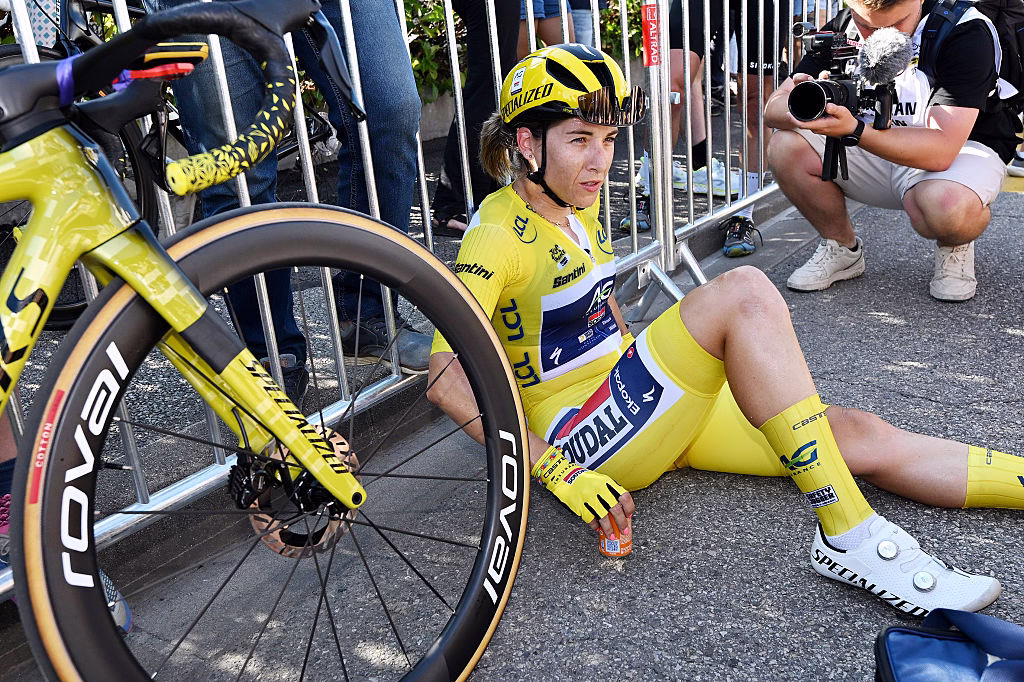 divMy-body-just-completely-shut-off-–-Kim-Le-Court-Pienaars-yellow-saving-down-hill-fight-back-at-Tour-de-France-Femmesdiv-1