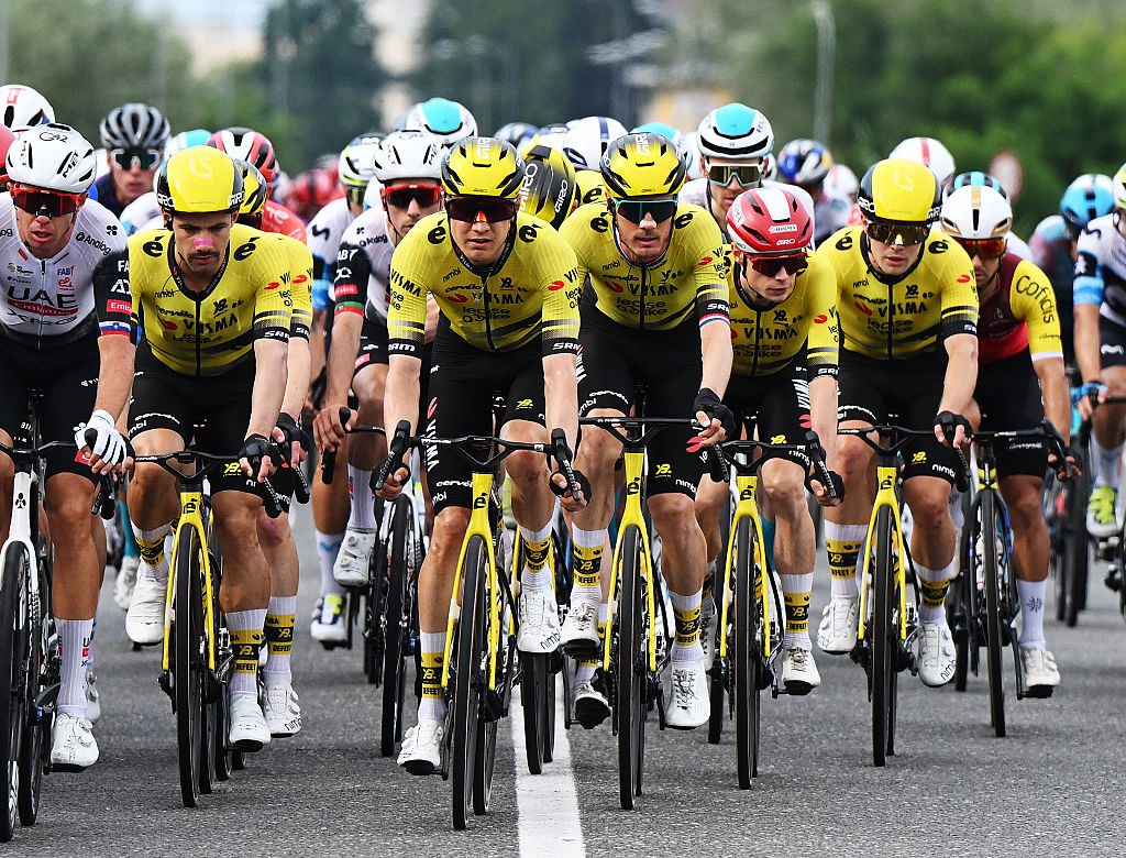divVuelta-a-Espana-team-time-trial-victory-not-a-realistic-goal-for-Visma-Lease-a-Bike-following-Axel-Zingles-abandondiv-1