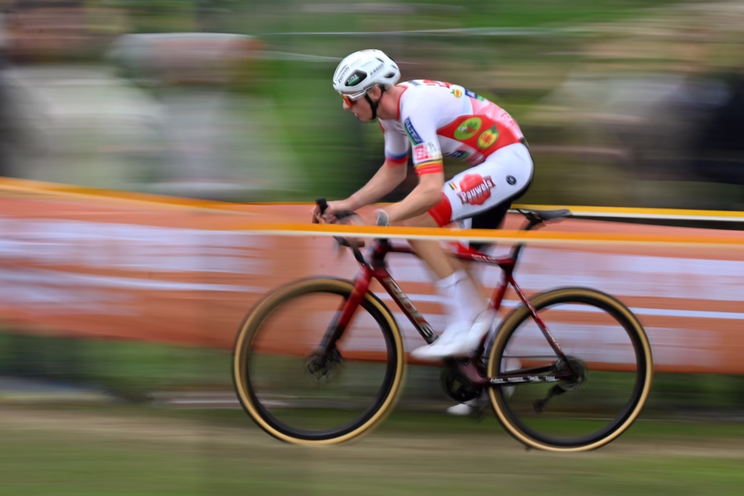 Pim Ronhaar racing at Overijse in 2025, an archive photograph