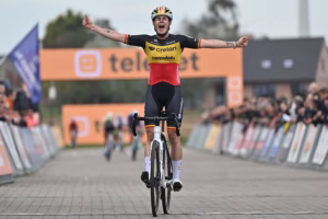 Superprestige-Ruddervoorde-Marion-Norbert-Riberolle-takes-commanding-victory-World-Champion-Fem-van-Empel-sixth-in-comeback-event-1