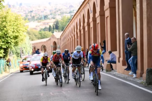 divKim-Le-Court-Pienaar-triumphs-atop-San-Luca-to-win-Giro-dellEmilia-Donnediv