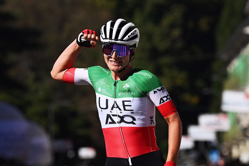 divTrofeo-Tessile-Moda-Donne-Elisa-Longo-Borghini-soloes-to-victory-in-Oropa-to-take-second-win-of-the-weekdiv